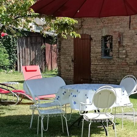 Schlossparkferienwohnungen Rheinsberg Mit Garten ภายนอก รูปภาพ