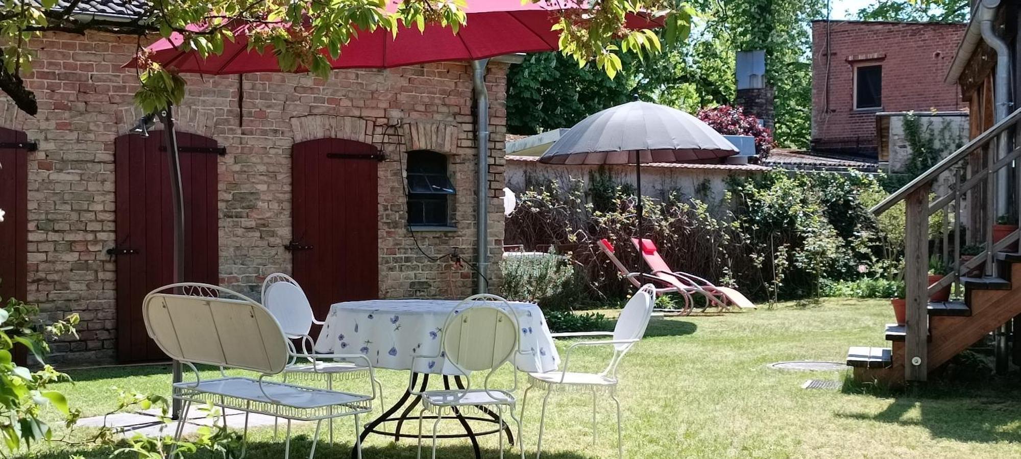 Schlossparkferienwohnungen Rheinsberg Mit Garten ภายนอก รูปภาพ