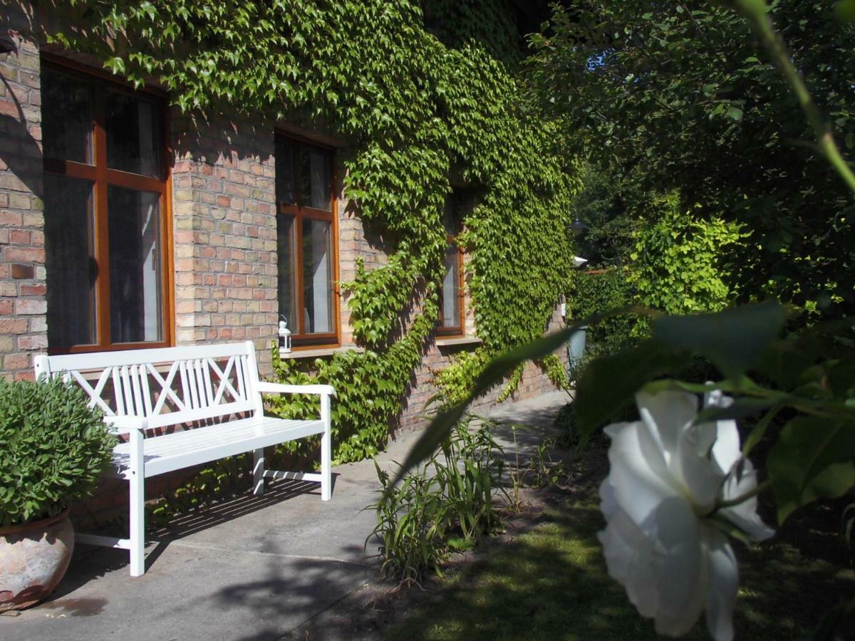 Schlossparkferienwohnungen Rheinsberg Mit Garten ภายนอก รูปภาพ
